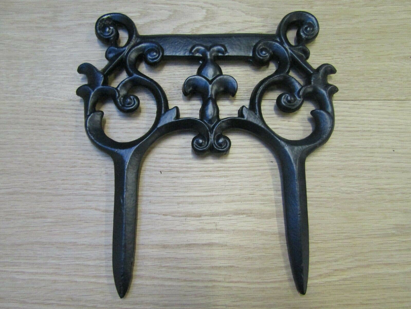 Gotik Antikes Eisen Toilettenrollenhalter Gotik Antikes Eisen Toilettenrollenhalter